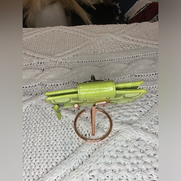 Coach Signature Wallet - Picture 4 of 15